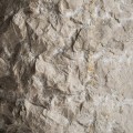 Luxusní designové vysoké umyvadlo Macadia z šedého kamene s hrubou naturální strukturou 71 cm