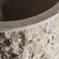 Luxusní designové vysoké umyvadlo Macadia z šedého kamene s hrubou naturální strukturou 71 cm
