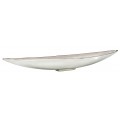 Elegantní podlouhlá dekorativní mísa z lesklého stříbrného kovu s moderním minimalistickým designem na stůl