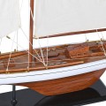 Koloniální hnědá dřevěná dekorace plachetnicové lodi Marina v bílé barvě se zlatými kovovými detaily 118 cm