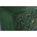 Art deco čtyřdveřový obdélníkový zelený příborník Birdy z mangového dřeva s vyřezávanými pávy a zlatými nožičkami 175 cm