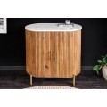 Art deco oválný dvoudveřový mramorový příborník Celestia s bílou deskou a mangovým dřevem na zlatých nožičkách 76 cm