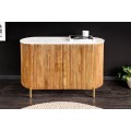 Art deco oválný příborník Celestia s bílou mramorovou deskou a vroubkovaným mangovým dřevem na zlatých kovových nožičkách 102 cm