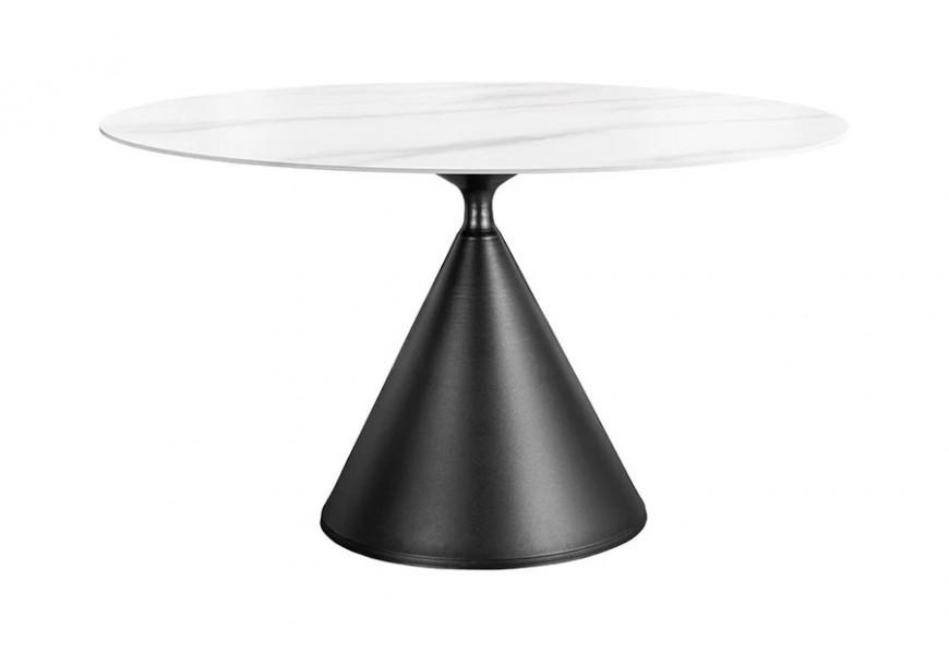 Art deco mramorový jídelní stůl Eskarina s kulatou bílou keramickou vrchní deskou s šedým žilkováním s geometrickou nohou z kovu v černé barvě ve tvaru dvou kuželů