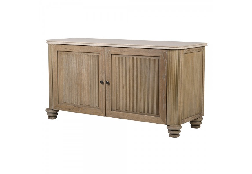 Vintage luxusní příborník Veron z masivního dubového hnědého dřeva s béžovou mramorovou deskou s šedými žilkami s drážkovanými dvířky a oblými nožičkami Vintage luxusní příborník Veron z masivního dubového hnědého dřeva s béžovou mramorovou deskou s šedými žilkami s drážkovanými dvířky a oblými nožičkami