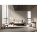 Luxusní moderní lavice Vita Naturale s koženým béžovým čalouněním a dřevěnými ořechově hnědými nožičkami 162 cm