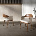 Luxusní designová jídelní židle Vita Naturale s opěrkami s hnědým dřevěným rámem a béžovým koženým čalouněním 59 cm