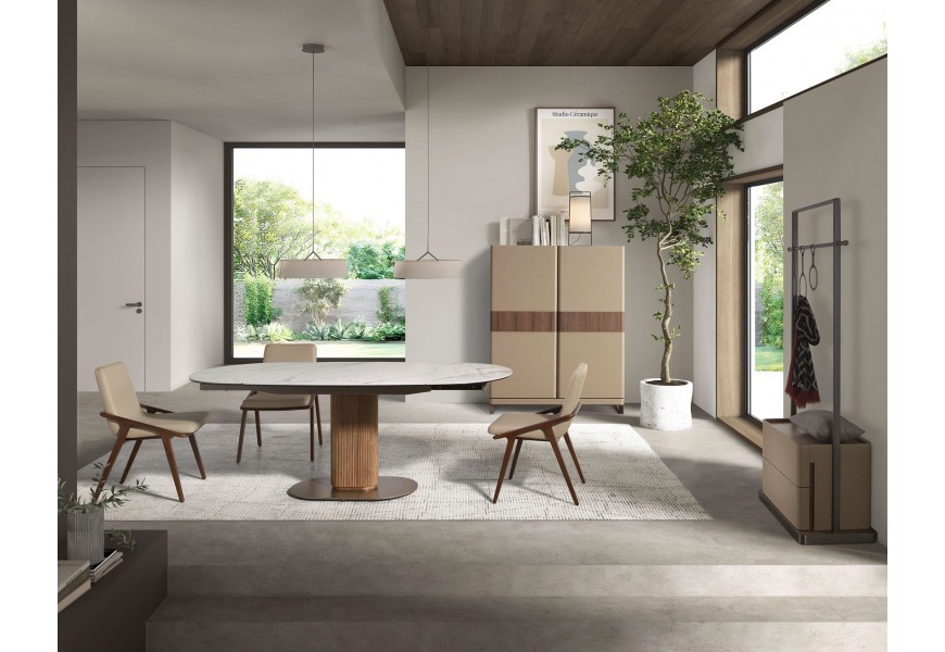 Luxusní moderní jídelní sestava Vita Naturale s jídelním stolem s bílou mramorovou deskou se židlemi a barovou skříňkou a věšákem s potahem z kůže v béžové barvě z hnědého ořechového dřeva