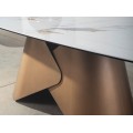 Luxusní glamour bílý obdélníkový jídelní stůl Forma Moderna z porcelánu s mramorovým vzorem s bronzovou nohou 240 cm
