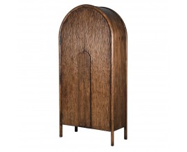 Luxusní art deco dvoudveřová skříň Pierot z masivního recyklovaného dřeva v hnědé barvě s vintage povrchovou úpravou s policemi na štíhlých nožičkách s obloukem ve vrchní části a geometrickou dlouhou úchytkou