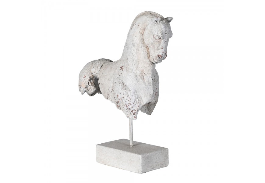 Designov&aacute; dekorativn&iacute; socha Gerant v podobě koně v b&iacute;l&eacute; barvě s kamenn&yacute;m vzhledem k obd&eacute;ln&iacute;kov&eacute; podstavě 47 cm