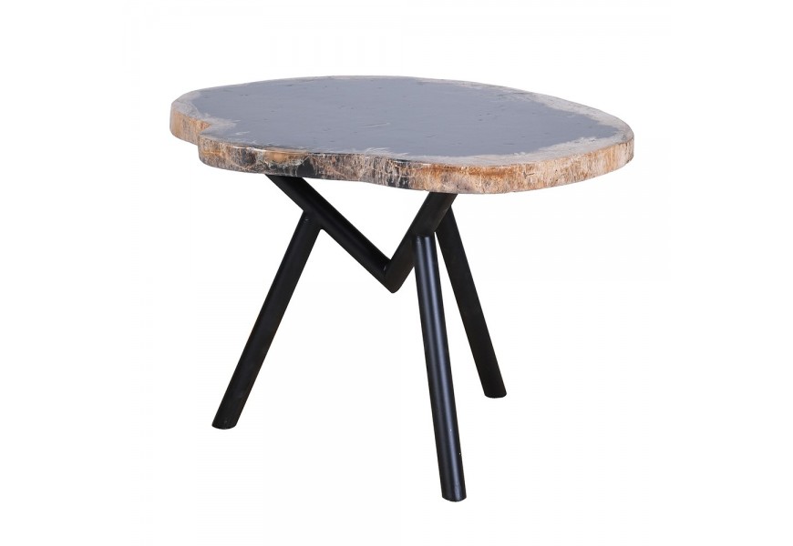 Designový konferenční stolek Helup s vrchní asymetrickou deskou ze zkamenělého dřeva s nožičkami v černé barvě z kovu