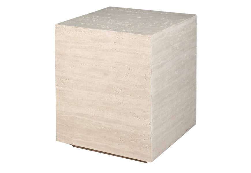 Designový mramorový stolek Cube Travertino v krémovém odstínu s travertinovým vzorem a kamennou strukturou ve tvaru kvádru s nízkou podstavou
