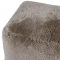 Luxusní glamour vak Kaisa z ovčí vlny v taupu hnědé barvě s krátkým vlasem 50 cm Luxusní glamour vak Kaisa z ovčí vlny v taupu hnědé barvě s krátkým vlasem 50 cm