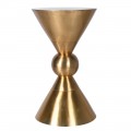 Art deco kulatý zlatý příruční stolek ve tvaru přesýpacích hodin s dekorativní koulí uprostřed z hliníku s kulatou vrchní deskou Art deco kulatý zlatý příruční stolek ve tvaru přesýpacích hodin s dekorativní koulí uprostřed z hliníku s kulatou vrchní deskou