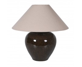 Moderní keramická stolní lampa Starry s kulatou podstavou s vysokým leskem v tmavě hnědé barvě s designem hvězdného nebe se zešikmeným stínítkem ze lnu ve světle béžové barvě