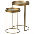 Art deco mramorová sada dvou příručních stolků Maori s vrchní deskou ve tvaru kulatého podnosu s vyvýšeným okrajem a deskou s bílým mramorovým designem s konstrukcí z kovu ve zlaté barvě Art deco mramorová sada dvou příručních stolků Maori s vrchní deskou ve tvaru kulatého podnosu s vyvýšeným okrajem a deskou s bílým mramorovým designem s konstrukcí z kovu ve zlaté barvě
