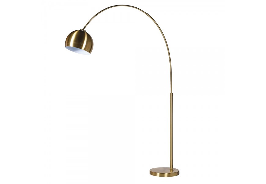 Art deco glamour stojací lampa Arcus ve zlaté barvě s ohnutou tyčí a kovovým kulatým stínítkem