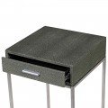 Luxusní glamour noční stolek Savoy Grey s koženým shagreenovým designem a stříbrnými kovovými nožičkami 64 cm