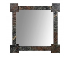 Luxusn&iacute; industri&aacute;ln&iacute; z&aacute;věsn&eacute; zrcadlo Garen se čtvercov&yacute;m mramorov&yacute;m r&aacute;mem v čern&eacute; barvě s hnědou a &scaron;edou strukturou s efektem koroze se čtvercov&yacute;mi prvky na roz&iacute;ch