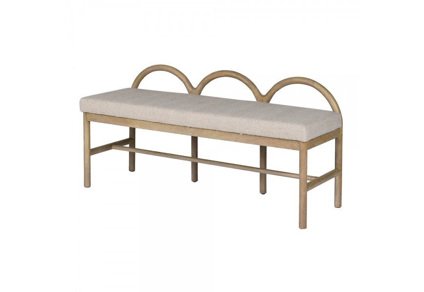 Luxusní moderní designová lavice Akari s obdélníkovým sedátkem s potahem se strukturované krémové lněné textilie s konstrukcí z mangového a dýhovaného dřeva ve světle hnědé barvě s nízkou opěrkou se třemi ohýbanými oblouky