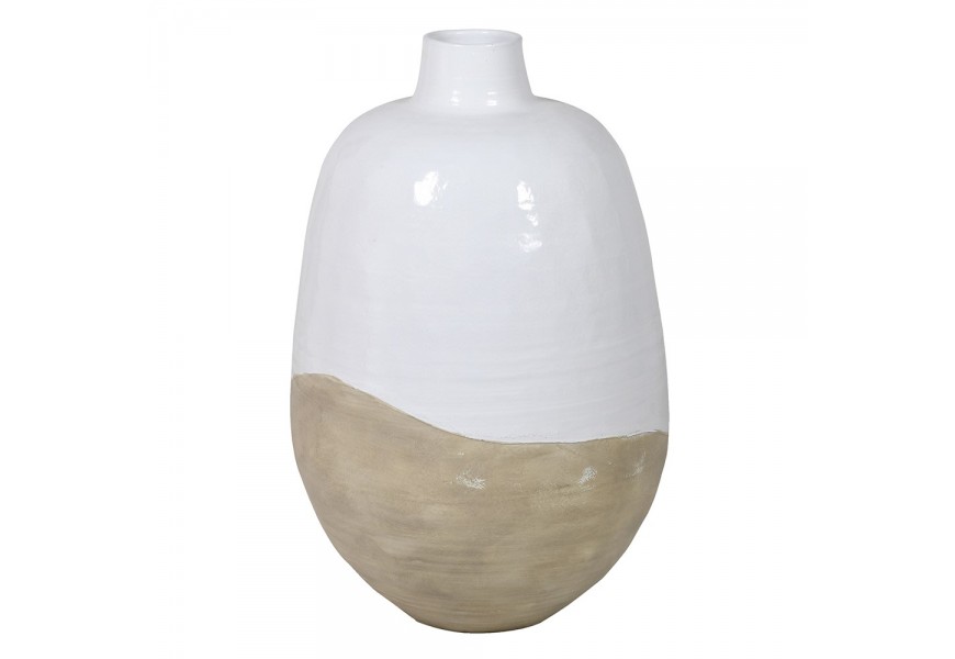 Luxusní designová velká váza Ello s oválným širokým tělem a úzkým nízkým hrdlem z terakoty v bílé barvě s asymetrickou linií a béžovou spodní částí