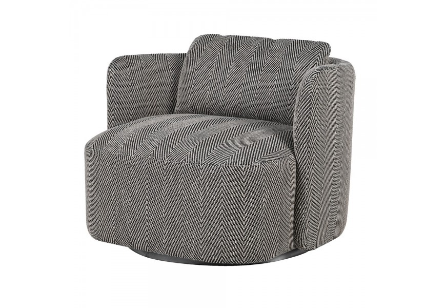 Luxusní designové křeslo Alana s nízkou otočnou podstavou se zaoblenými opěrkami s čalouněním a textilním potahem s tkaním s chevronovým vzorem v černé a bílé barvě