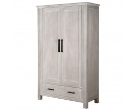 Luxusní moderní venkovská masivní šatní skříň Arhus s dvojitými dvířky a jednou širokou zásuvkou s kovovými úchyty v černé barvě s minimalistickým designem na krátkých nožičkách z recyklovaného dřeva ve světle krémovém provedení s přiznanou kresbou letokruhů