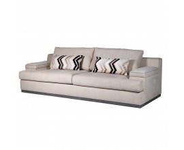 Luxusn&iacute; modern&iacute; tř&iacute;m&iacute;stn&aacute; sedačka Miranda s b&eacute;žov&yacute;m potahem a dvěma akcentov&yacute;mi pol&scaron;t&aacute;ři v zemit&yacute;ch t&oacute;nech 241 cm