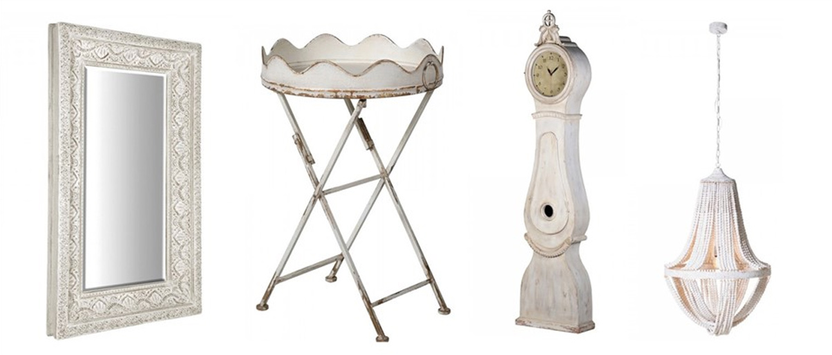 Provence bílé zrcadlo a stolek s lampou pro provence obývací pokoj