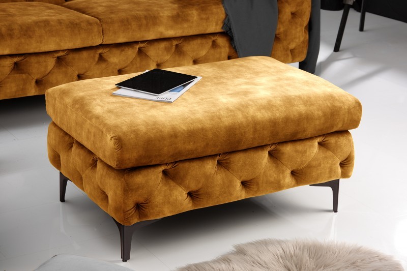 Estila Moderní sametová taburetka Modern Barock v hořčicové barvě s chesterfield prošíváním 92cm